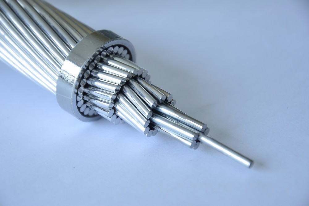 ASTM B 232, BS 215 Parte 2, IEC 61089 Conductor desnudo ACSR Conductor de aluminio con refuerzo de acero