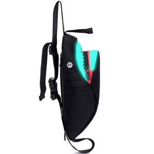 Borsa a Tracolla da Uomo Custom1 con Design Squalo a Bocca Grande, Caratteristiche Luminose e Impermeabili, Stile Cross-body con Porta USB - Product Image 2