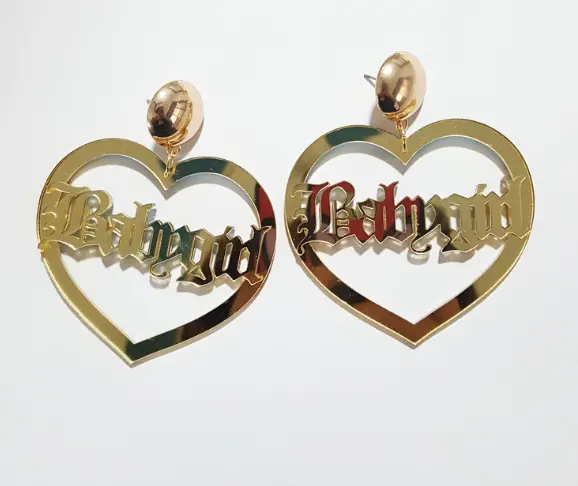 2023 moda oro grueso en forma de corazón acrílico gota pendientes babygirl letras pendientes