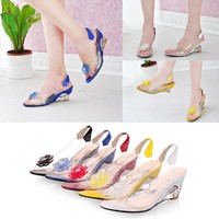 Sandales transparentes à talon compensé pour femmes, style escarpins à bout ouvert avec fleurs et strass