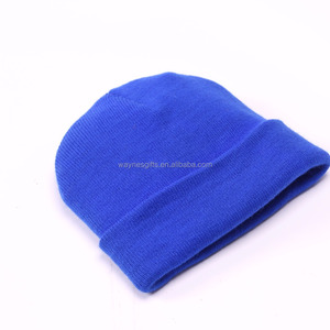 Berretto lavorato a maglia con cappello invernale personalizzato alla moda