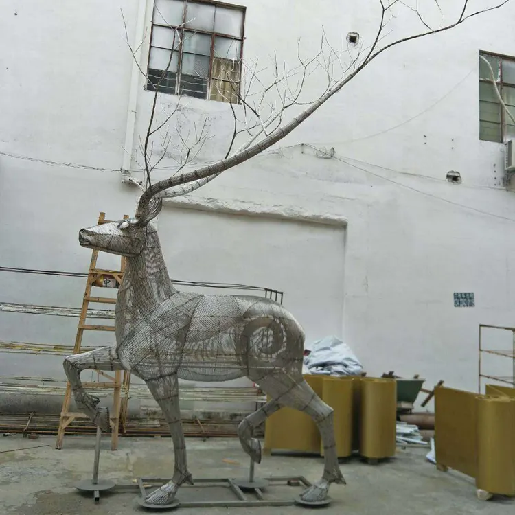 Escultura de alambre de ciervo contemporáneo de acero inoxidable para jardín moderno