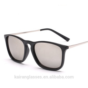 Gafas de Sol Unisex Clásicas Cuadradas 6827, Armazón de PC, Lentes Acrílicas, Lentes Ahumadas, Moda - Product Image 4