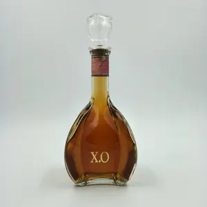 Tayvan'dan ISO 40% V.S toplu brendi özel etiketleme ruhu cam şişe