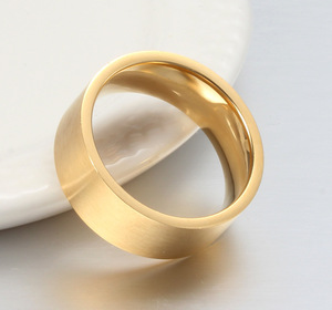 Latest Saudi Jewelry Cheap <strong>Thumb</strong> Custom Men <strong>Women</strong> Couple Stainless Steel Gold Plated Wedding Engagement <strong>Ring</strong> - Product Image 2