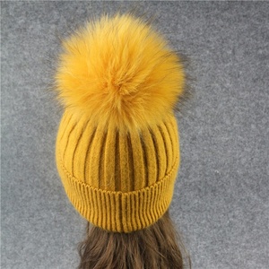 Invierno de punto sombrero con <span class=keywords><strong>peludas</strong></span> bolas de pelo de lana sensación mujeres Floppy Pom Beanie sombreros - Product Image 5