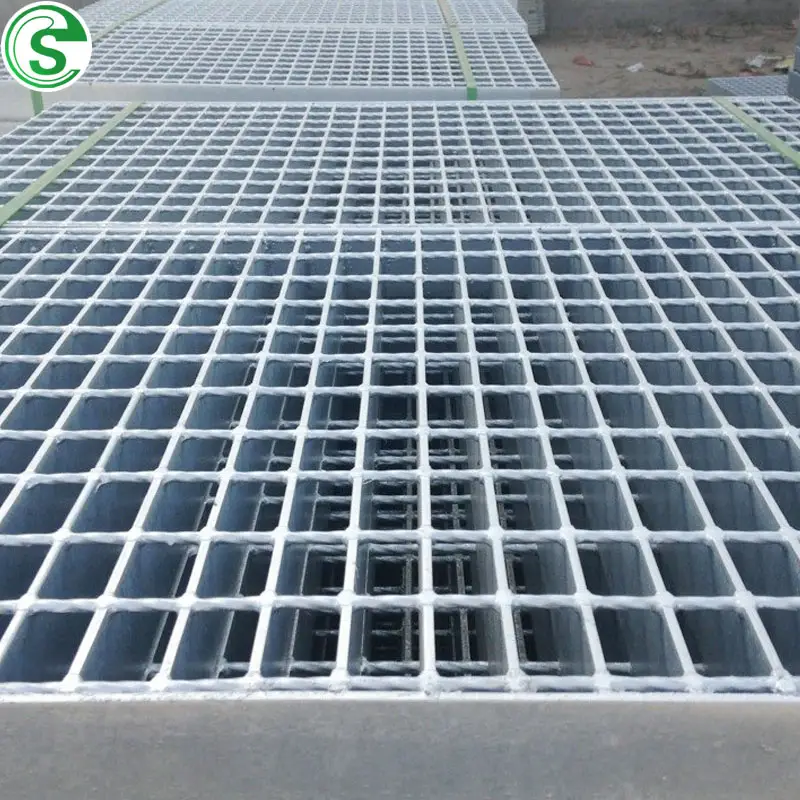 Galvanized metal grid panel steel grating
