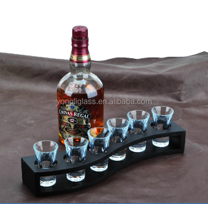 <span class=keywords><strong>Vaso</strong></span> de <span class=keywords><strong>chupito</strong></span> de alta calidad al por mayor con bandeja de madera, <span class=keywords><strong>vaso</strong></span> de <span class=keywords><strong>chupito</strong></span> <span class=keywords><strong>personalizado</strong></span> con logotipo, juegos de vasos de <span class=keywords><strong>chupito</strong></span> de vodka de recuerdo - Product Image 3