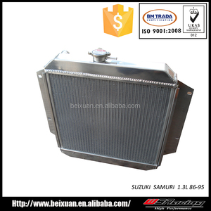 Radiateur en tube d'aluminium pour <span class=keywords><strong>Suzuki</strong></span> Samurai 1.3L 86-95 Finition polie - Product Image 2