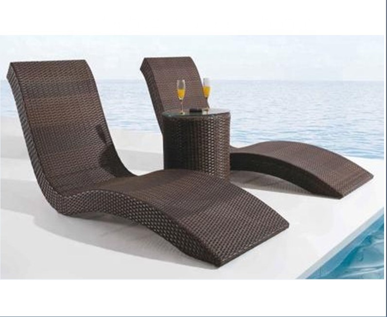 New arrival outdoor beach poolside rattan sun loungers sun bed furniture