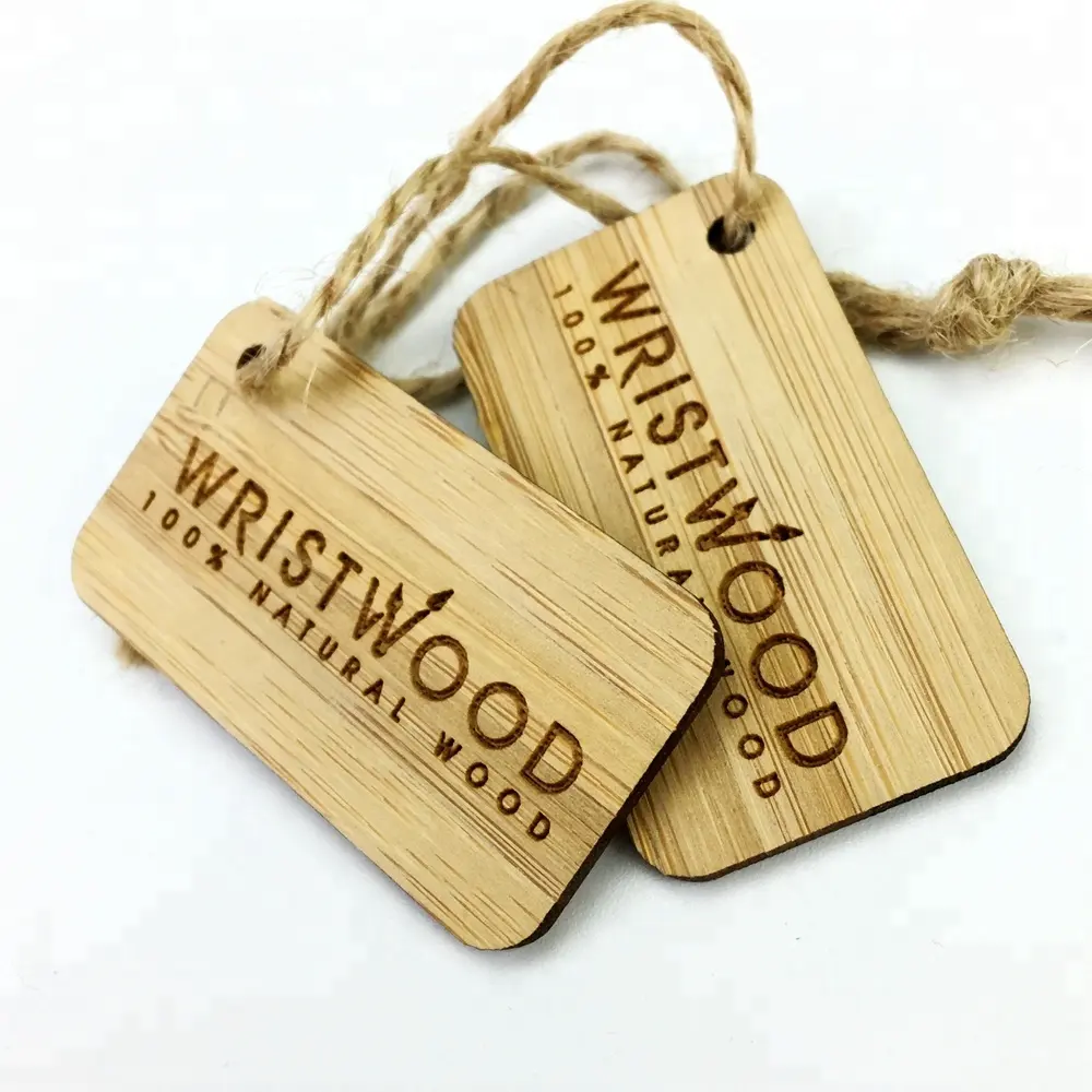الجملة مخصص الخيزران خشبية علامة تعليق مع شعار منقوش للملابس