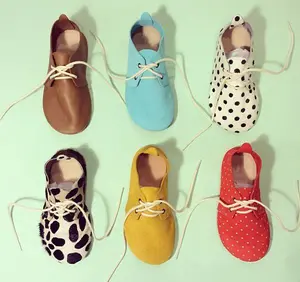 Choozii 여러 색상 멋진 디자인 레이스 아기 소년 산책 신발