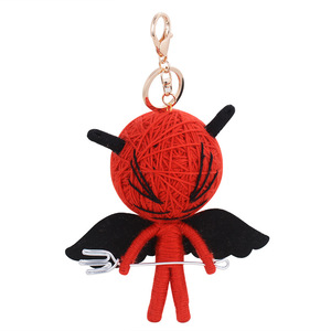 Venta al por mayor muñecas de vudú llavero negro enojado mal Ángel vudú llavero hecho a mano personalizado regalo de Halloween muñecas de vudú - Product Image 3
