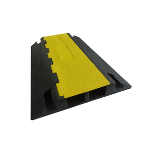 <span class=keywords><strong>Rampe</strong></span> de sécurité routière en <span class=keywords><strong>acier</strong></span> durable à 2 canaux Protecteur de câble en caoutchouc recouvert de PVC Bosse pour la route - Product Image 2