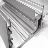 Profils en aluminium extrudé usinés par CNC