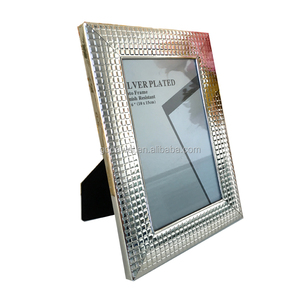 Khung Ảnh Thủy Tinh Trang Trí Kim Loại Mạ Bạc Broadside - Product Image 1