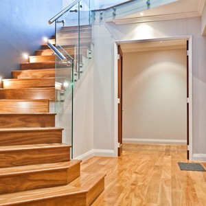 Tay Vịn Bằng Kính Trong Suốt Thiết Kế Mới Cho Cầu Thang Trong Nhà - Product Image 2