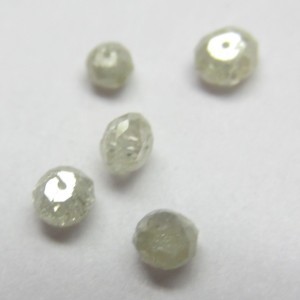 Cuentas de diamante natural color blanco facetado i2 I3 claridad para la fabricación de joyas pulsera hebras collares 2 a 3mm del fabricante - Product Image 2