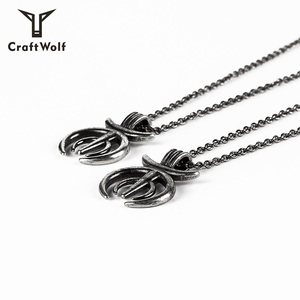 <span class=keywords><strong>Collana</strong></span> <span class=keywords><strong>con</strong></span> <span class=keywords><strong>Ciondolo</strong></span> in Corno di Bue in Acciaio Inossidabile Stile Retrò Europeo e Americano Craft Wolf per Anello <span class=keywords><strong>con</strong></span> Logo Personalizzabile - Product Image 5