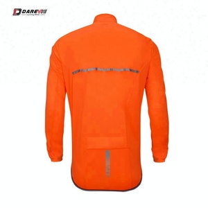 Article professionnel personnalisé Darevie Vestes de <span class=keywords><strong>pluie</strong></span> réfléchissantes de <span class=keywords><strong>cyclisme</strong></span> légères pour hommes au meilleur prix - Product Image 3