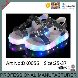 Con APLICACIÓN Hermosa Fantasía Nueva Llegada LLEVÓ Luminosa Niños Sandalias Zapatos de Verano Para Niños - Product Image 6