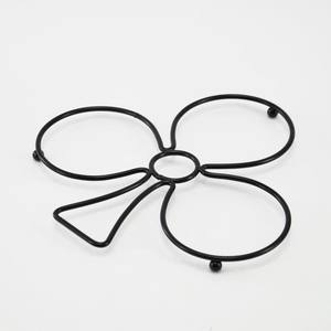 Tapete de metal en forma de corazón rojo para prevenir el calor - Product Image 6