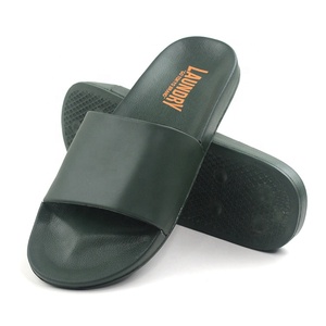 Sandalias deslizantes personalizadas para hombre, chanclas masculinas de gran tamaño, deslizantes de color liso, con logotipo - Product Image 2