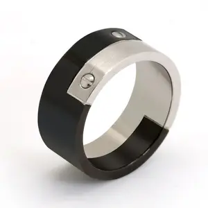 Cincin Pernikahan pria baja tahan karat hitam, desain kosong kustom ukiran elegan