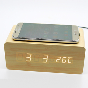 Réveil en bois créatif 2 en 1 avec charge <span class=keywords><strong>sans</strong></span> <span class=keywords><strong>fil</strong></span> pour téléphones mobiles, horloges de table intelligentes multifonctionnelles - Product Image 2