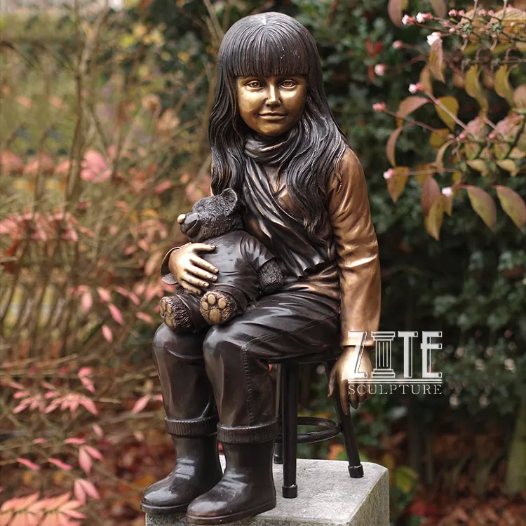 Bahçe heykeli kalıpları Bronz Kız Holding Teddy Şekil Heykel