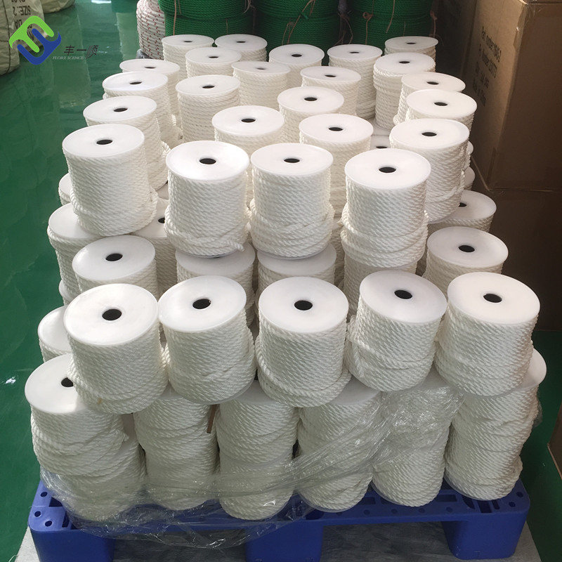 Colored 3 Strand Nylon Rope Coil Twisted 10mm 220m For Marine