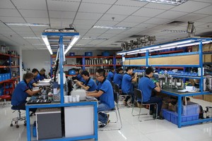 Chất lượng tốt nhất IP68 không thấm nước Dome an ninh máy ảnh tốc độ nhanh chóng PTZ Explosion Proof tính năng <span class=keywords><strong>Wifi</strong></span> SD lưu trữ dữ liệu thẻ CMOS - Product Image 2