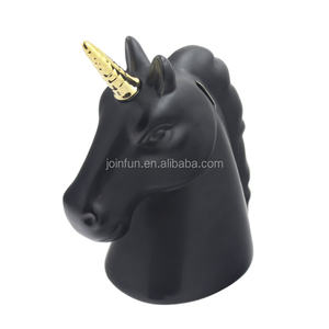 Pot de pièces de monnaie <span class=keywords><strong>licorne</strong></span> en plastique, en forme de jouet sur mesure, caisse de monnaie en vinyle OEM - Product Image 1