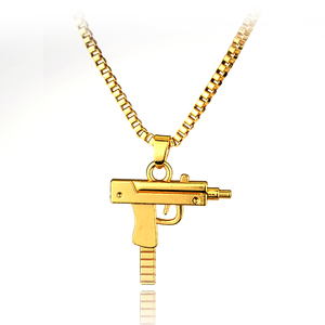 Venta caliente 18 K Chapado <span class=keywords><strong>En</strong></span> Oro Collar de Hip Hop de Moda Grabado Carta Collar <span class=keywords><strong>Del</strong></span> Arma Colgante Maxi Collar de La - Product Image 1