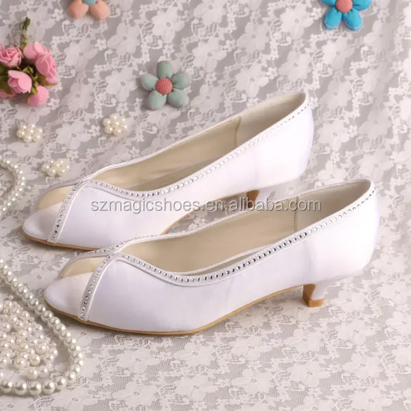 Sapatos femininos personalizados para noivas plus size