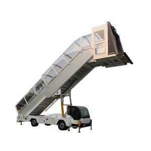 Escalera <span class=keywords><strong>de</strong></span> aire autopropulsada para coche <span class=keywords><strong>de</strong></span> <span class=keywords><strong>pasajeros</strong></span>, 2ª mano y eléctrica, 4,4-5,8 m, escalera <span class=keywords><strong>de</strong></span> embarque <span class=keywords><strong>de</strong></span> <span class=keywords><strong>avión</strong></span> con dosel - Product Image 1