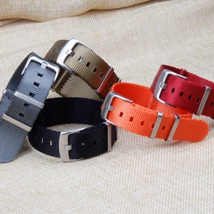 Cinturino <span class=keywords><strong>per</strong></span> <span class=keywords><strong>orologio</strong></span> da polso monocromatico cinturino <span class=keywords><strong>per</strong></span> <span class=keywords><strong>orologio</strong></span> in Nylon cinture <span class=keywords><strong>per</strong></span> orologi con <span class=keywords><strong>cintura</strong></span> di sicurezza con Hardware 304L SS di buona qualità - Product Image 6