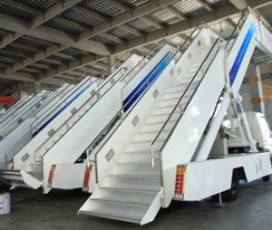 2nd Mano Eléctrica y disponible/4,4-5,8 m self-propelled aviones <span class=keywords><strong>avión</strong></span> <span class=keywords><strong>de</strong></span> <span class=keywords><strong>pasajeros</strong></span> en el aeropuerto <span class=keywords><strong>de</strong></span> embarque <span class=keywords><strong>de</strong></span> la escalera - Product Image 2