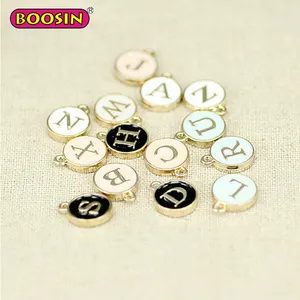 ขายส่ง12มม.เคลือบจดหมายเริ่มต้น A-Z ยุโรป Charms ตัวอักษร