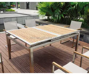 Outdoor aluminum extendable dining table