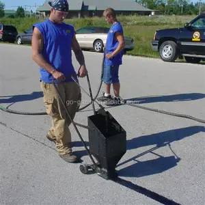 Cold Pourable Asphalt Crack Filler for Pavement Cracks Repair / Easy to Use