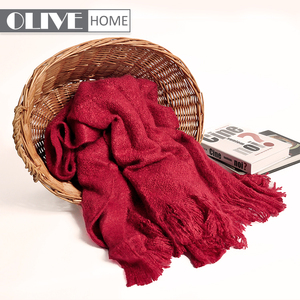 <span class=keywords><strong>Pas</strong></span> <span class=keywords><strong>cher</strong></span> <span class=keywords><strong>En</strong></span> Gros New Bright Rouge Jacquard <span class=keywords><strong>Mohair</strong></span> Tissé Jeter Avec Glands - Product Image 2