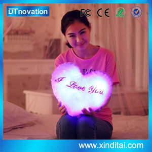 Corazón te amo Luz Colorida de Almohadas para el Día de San Valentín - Product Image 3