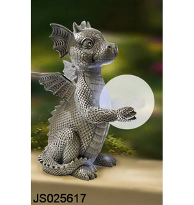 Dragón de resina con decoración de bola solar, para decorar el jardín - Product Image 1