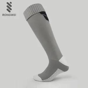 Wholesale men sports running football socks ccessory