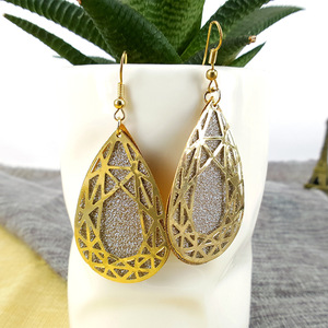 Flor del palacio del Vintage largo agua gota forma declaración pendientes largos oro Scrub pendientes - Product Image 3