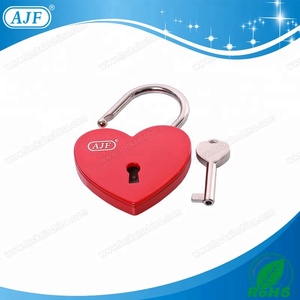 2024 ולנטיין מתנת יום אהבה לב אדום <span class=keywords><strong>padlock</strong></span> פמוט קוראזון עשוי סגסוגת אבץ עמיד - Product Image 3