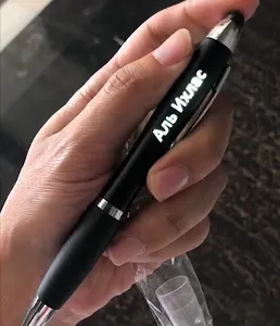 2018 新奇笔，led灯标志圆珠笔，闪亮激光雕刻徽标手写笔顶部铝卷笔