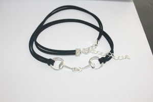 2016 arnés pedacito de filete del caballo Ecuestre joyería de cuero pulsera del abrigo - Product Image 2