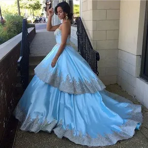 Vestido de casamento sem mangas fofo de cetim, mais novo vestido de baile azul gelado com renda dourada